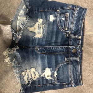 Cropped AE shorts